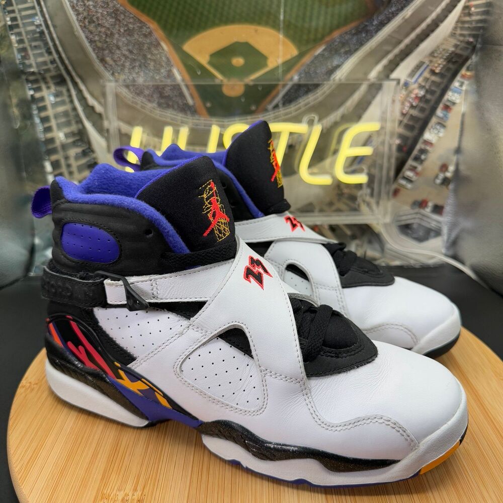 Air Jordan 8 Retro Three-Peat' 2015 (GS) Size 6Y